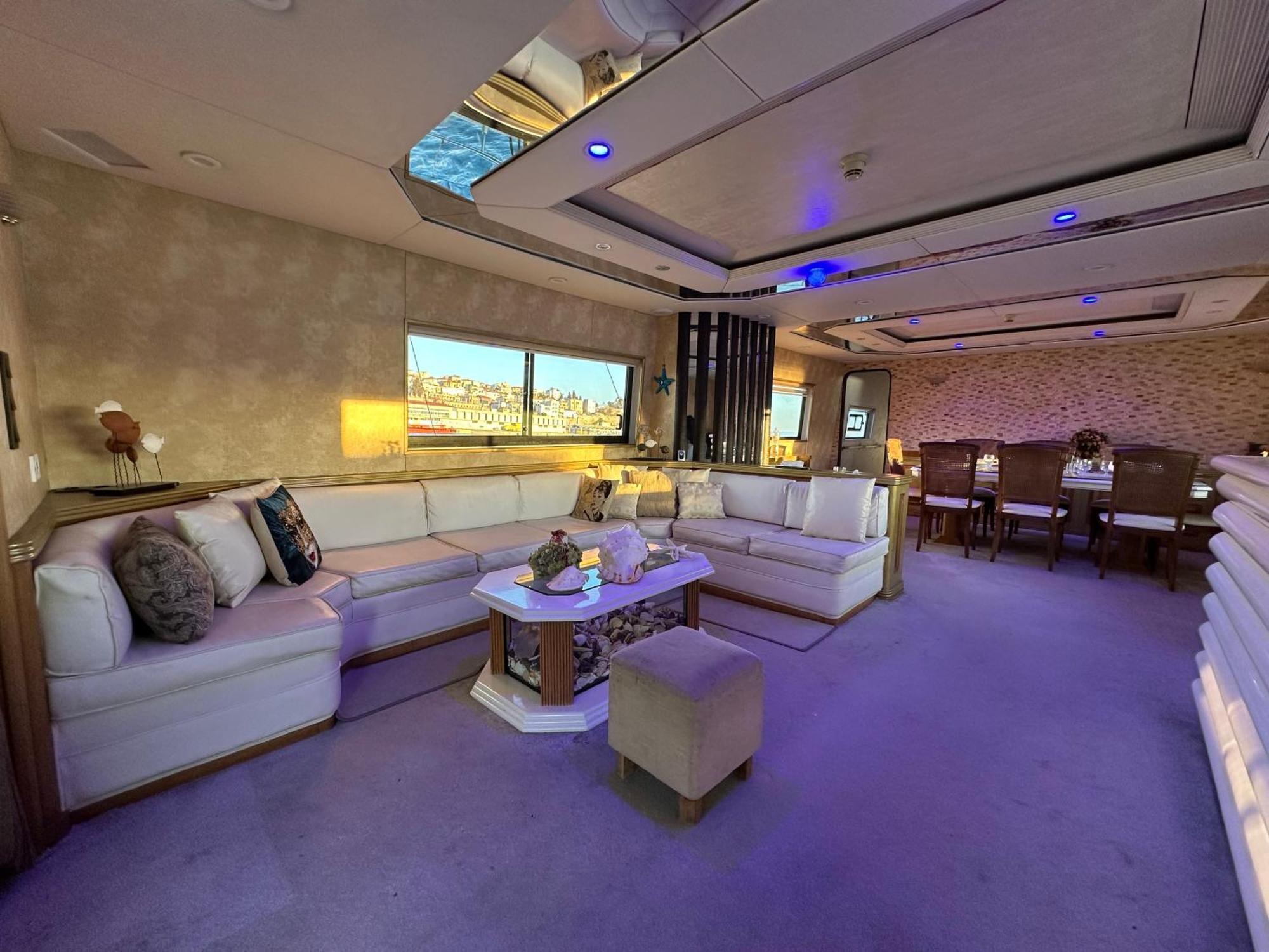 Exclusive Yacht - Sea & Old Town Views - Prime Location *