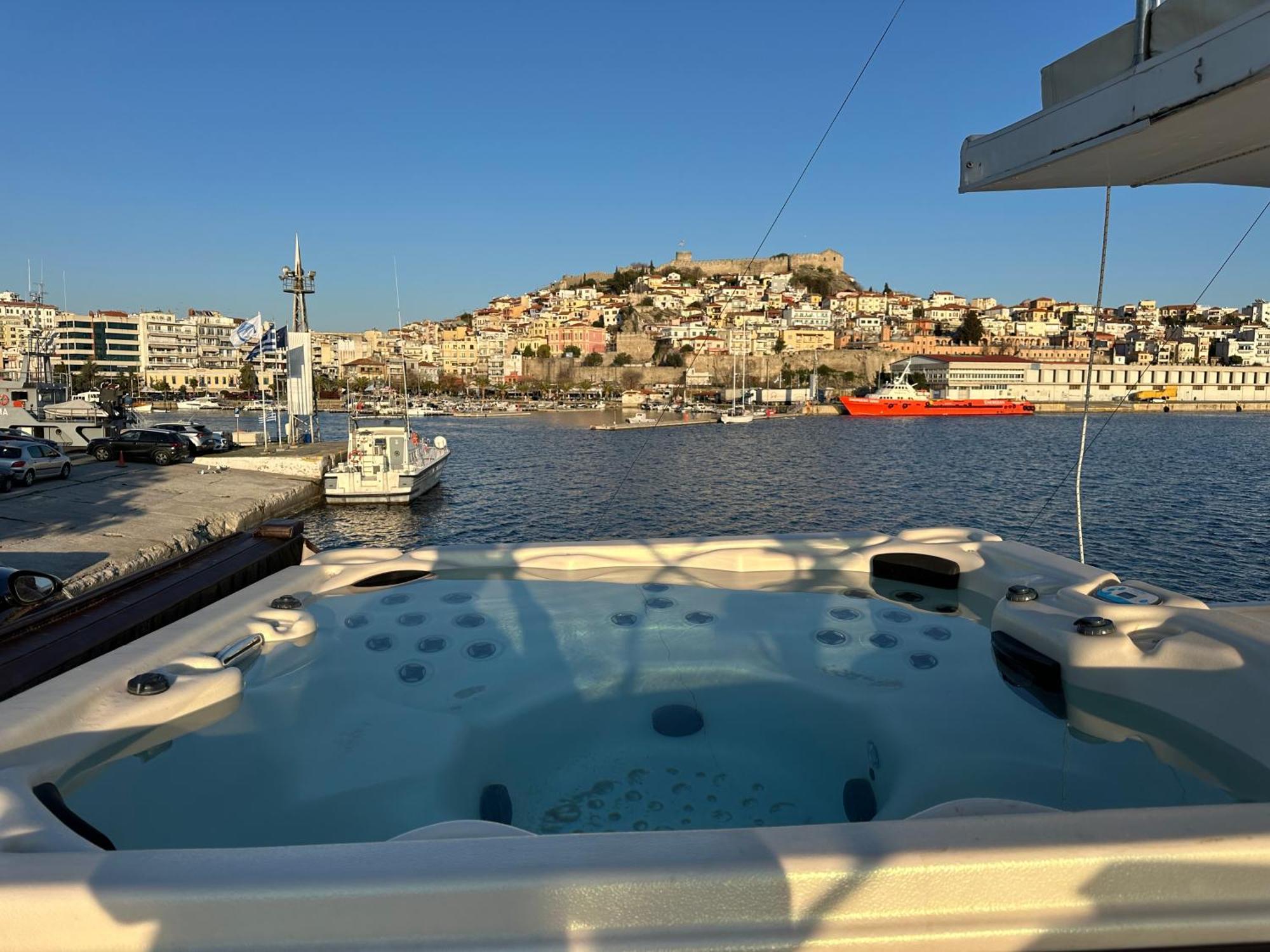 Exclusive Yacht - Sea & Old Town Views - Prime Location Tekne *