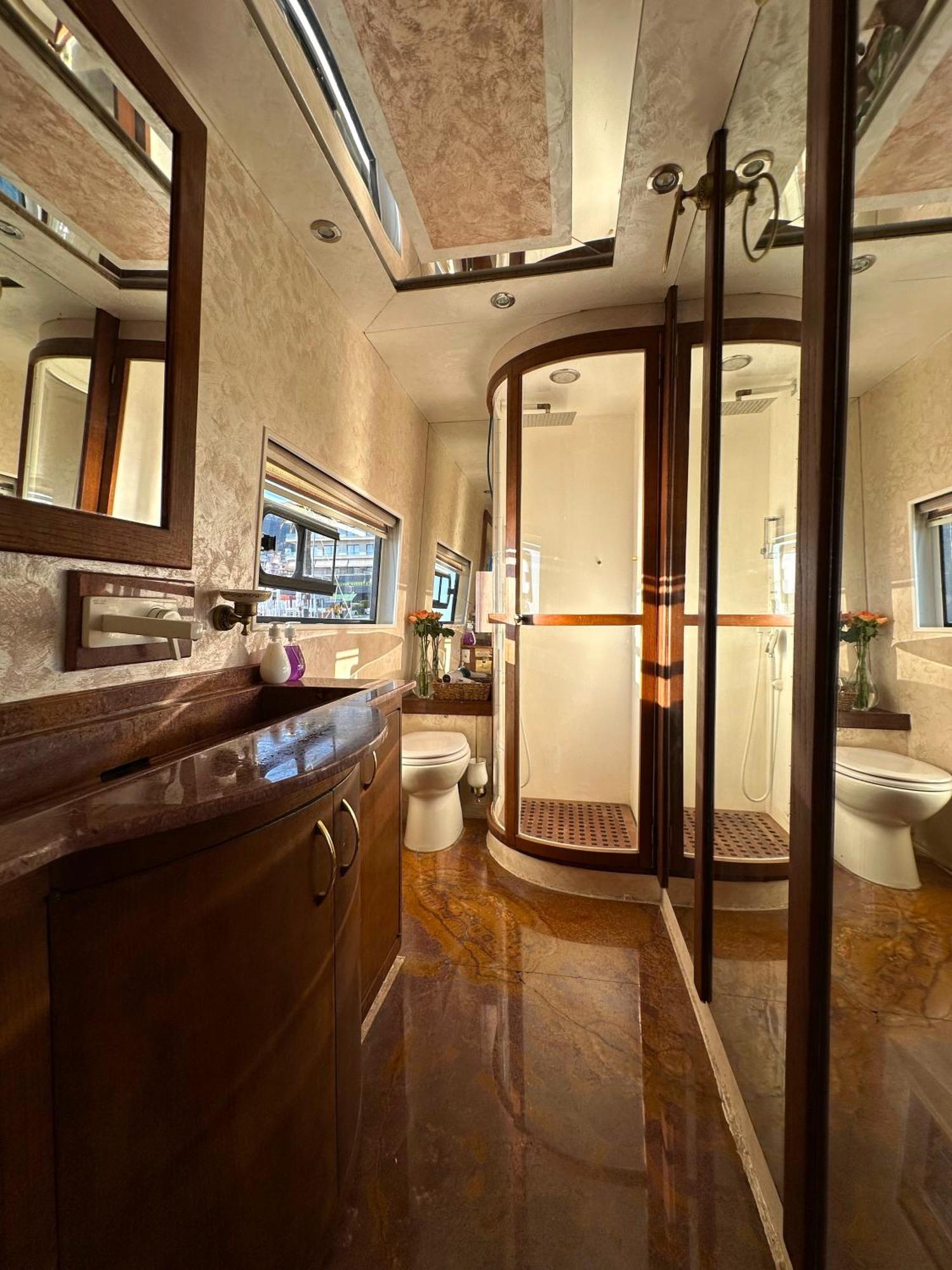 Tekne Exclusive Yacht - Sea & Old Town Views - Prime Location *